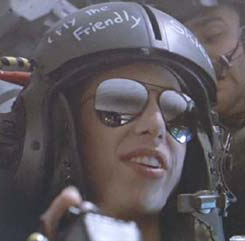 Cpl. Colette Ferro az A bolygó neve halál c. filmből Cpl. Colette Ferro az A bolygó neve halál c. filmből